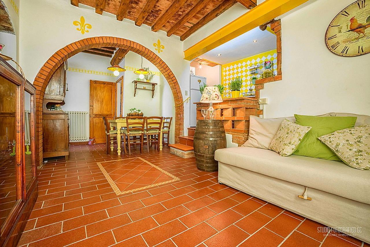 Tognazzi Casa Vacanze - Casa Il Giglio Черталдо Екстериор снимка