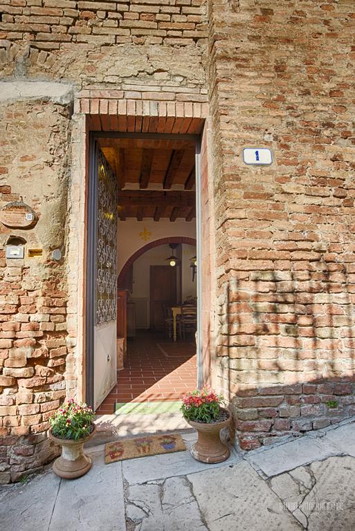 Tognazzi Casa Vacanze - Casa Il Giglio Черталдо Екстериор снимка
