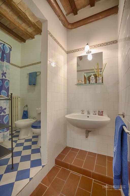 Tognazzi Casa Vacanze - Casa Il Giglio Черталдо Екстериор снимка