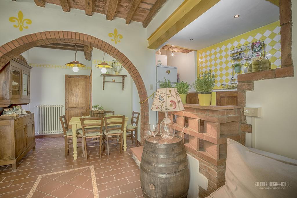 Tognazzi Casa Vacanze - Casa Il Giglio Черталдо Екстериор снимка