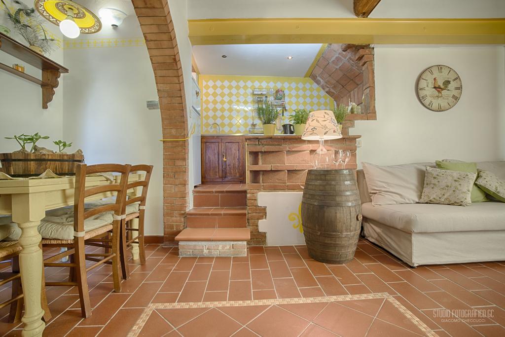 Tognazzi Casa Vacanze - Casa Il Giglio Черталдо Екстериор снимка